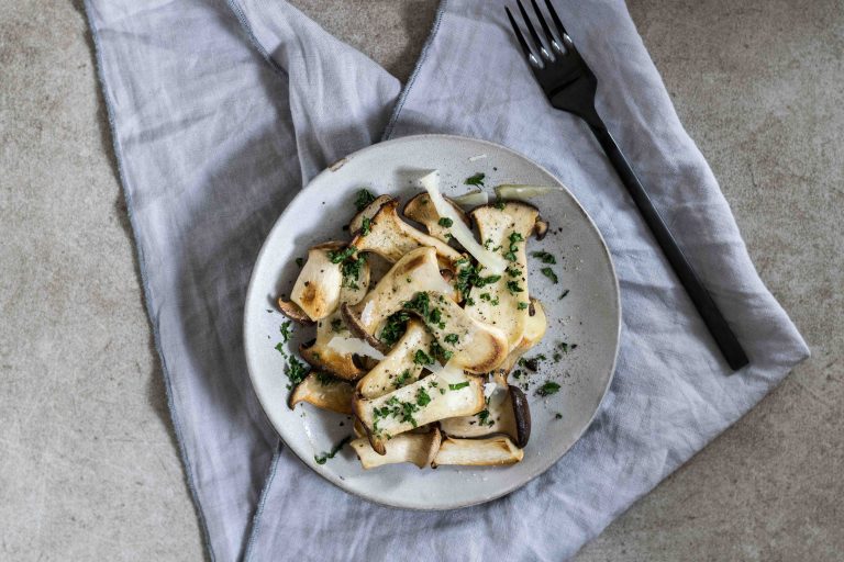 Kräuterseitlinge Rezept mit Parmesan und Petersilie - mintnmelon.com